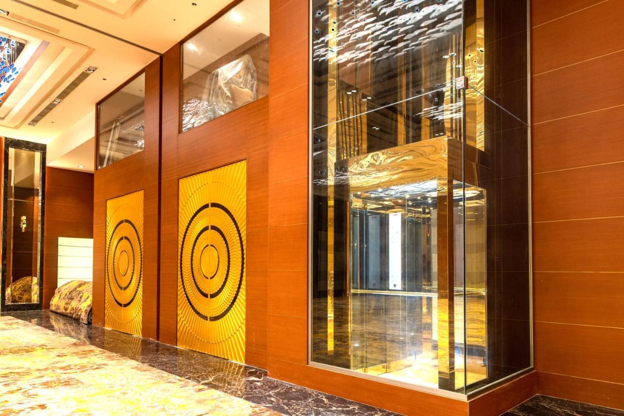 Kay-Em Spectra Hotel Ченай Екстериор снимка