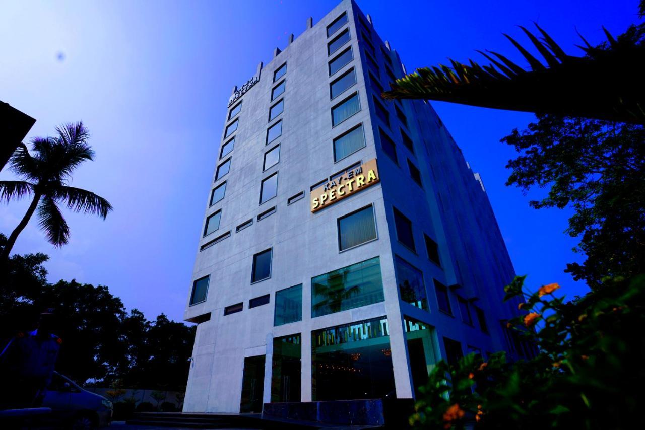 Kay-Em Spectra Hotel Ченай Екстериор снимка